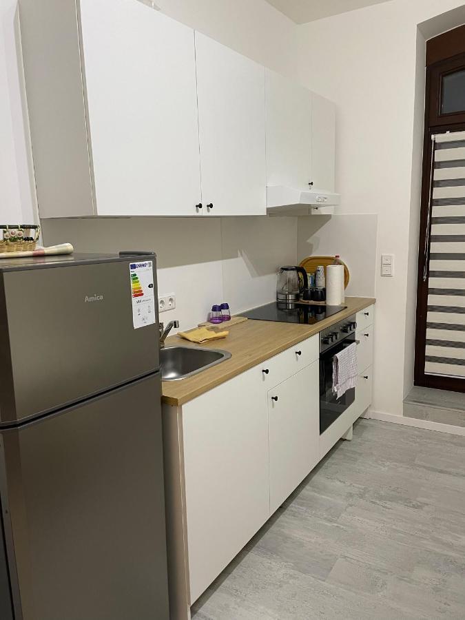 Place To Sleep - Kassel: Direkt An Der Uni Exterior photo