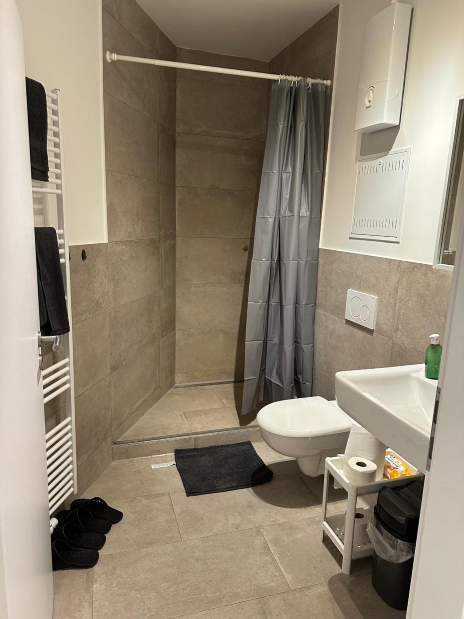 Place To Sleep - Kassel: Direkt An Der Uni Exterior photo